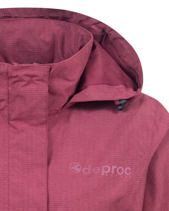 DEPROC LAVAL WOMEN Outdoorjacke in weinrot, Detailansicht Kragen und Kapuze