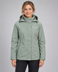 Frau trägt DEPROC LAVAL WOMEN Outdoorjacke in olive, Vorderansicht